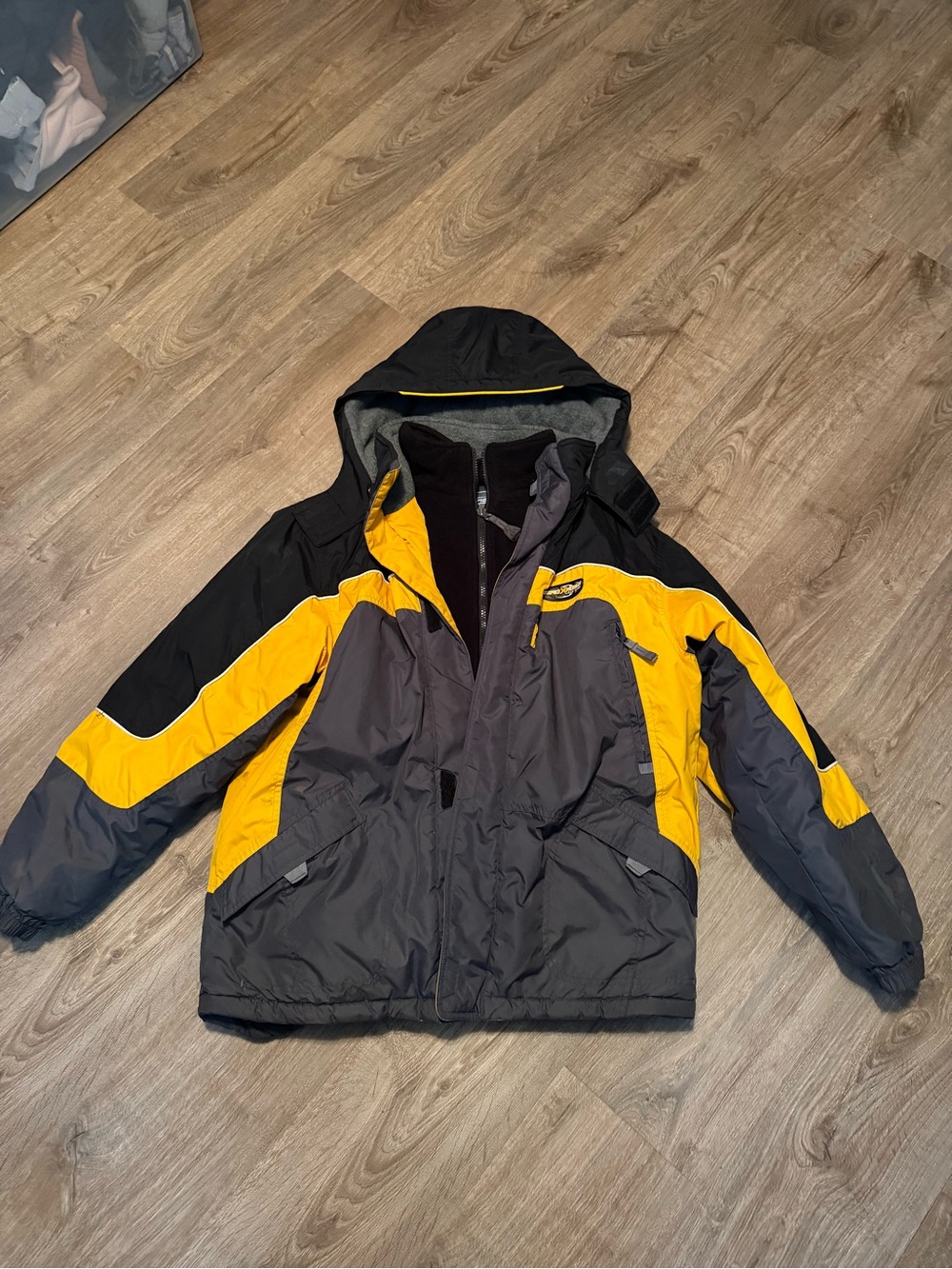 ZeroXposur Men's Colorblock Ski Jacket in Yellow and Gray